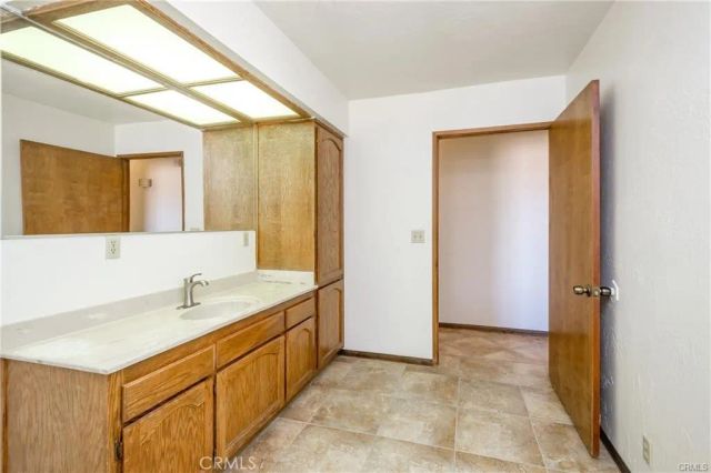 21186 Standing Rock Avenue, Apple Valley, CA 92307