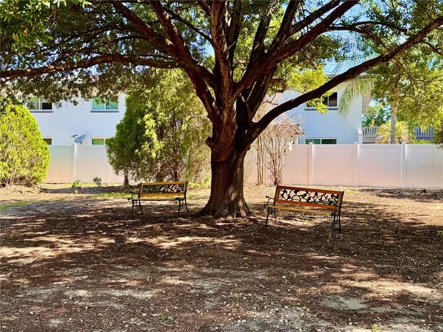 791 LAKE AVENUE 5, Clermont, FL 34711