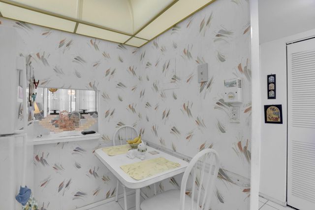 2751 E Sunrise Lakes Drive 204, Sunrise, FL 33322