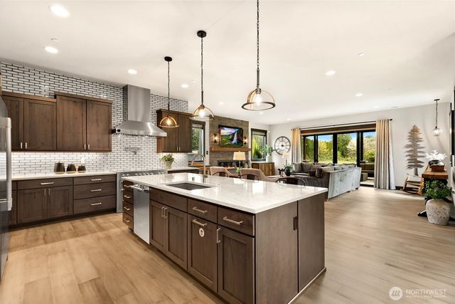 35945 SE 49th Street, Fall City, WA 98024