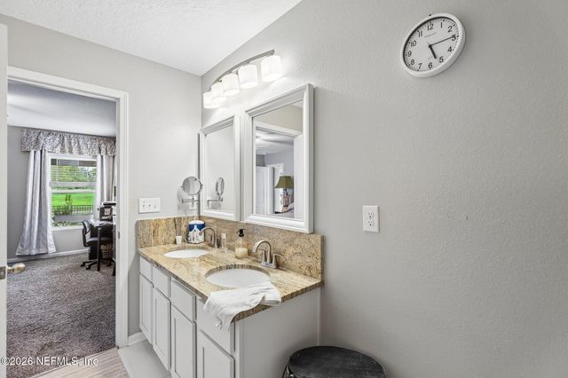 8153 MEADOW WALK Lane, Jacksonville, FL 32256