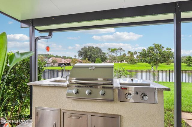 8153 MEADOW WALK Lane, Jacksonville, FL 32256