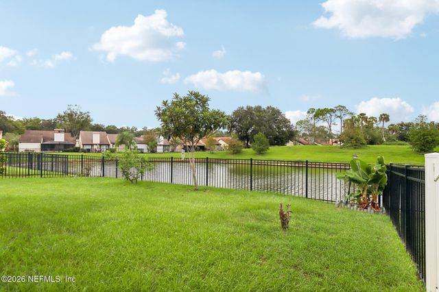 8153 MEADOW WALK Lane, Jacksonville, FL 32256