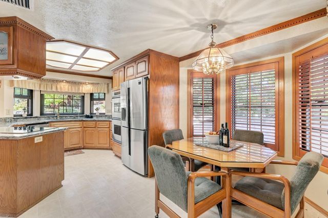 2952 Royce Dr, Rescue, CA 95672