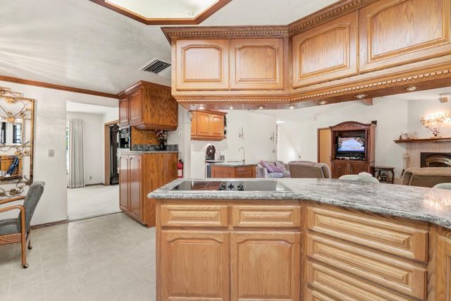 2952 Royce Dr, Rescue, CA 95672