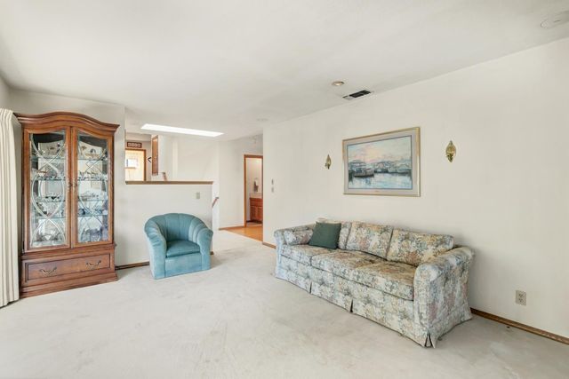 2952 Royce Dr, Rescue, CA 95672