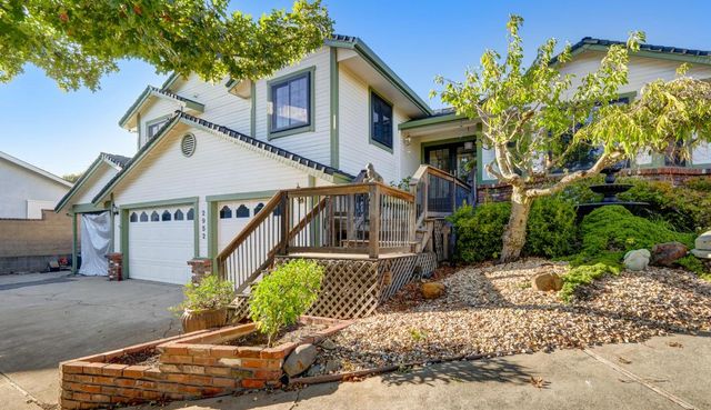 2952 Royce Dr, Rescue, CA 95672