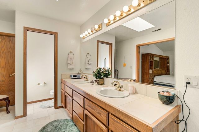 2952 Royce Dr, Rescue, CA 95672