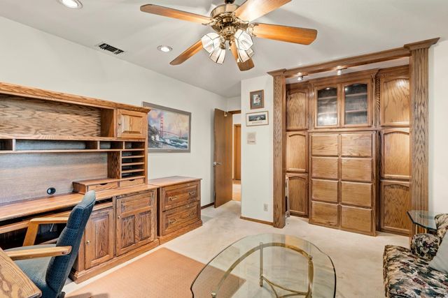 2952 Royce Dr, Rescue, CA 95672