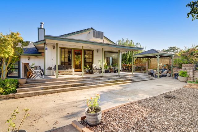 2952 Royce Dr, Rescue, CA 95672