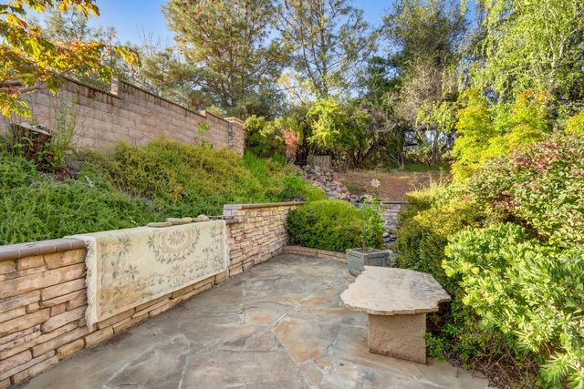 2952 Royce Dr, Rescue, CA 95672