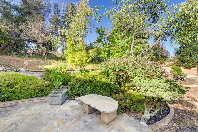2952 Royce Dr, Rescue, CA 95672