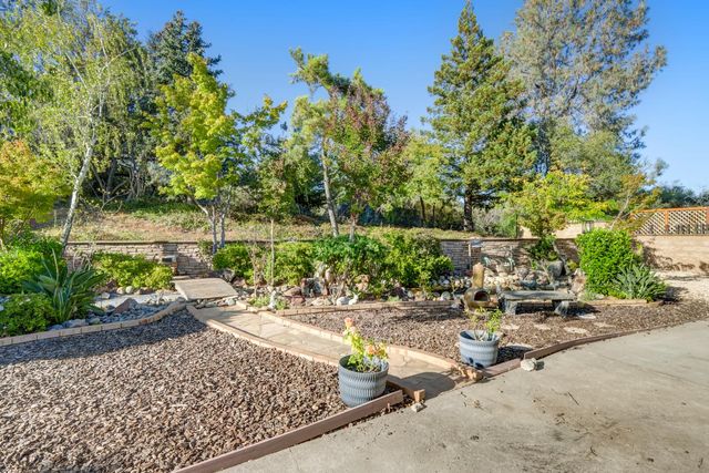 2952 Royce Dr, Rescue, CA 95672