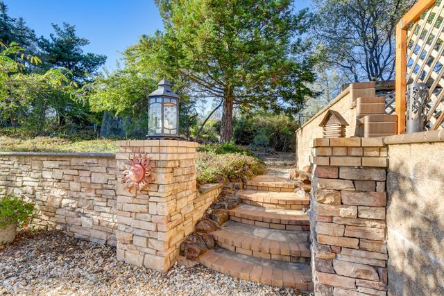 2952 Royce Dr, Rescue, CA 95672