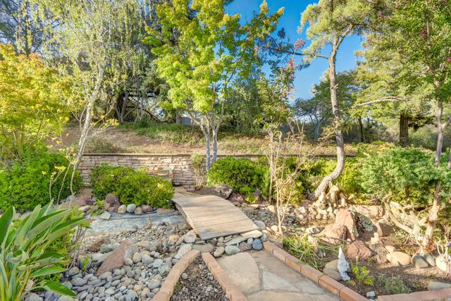 2952 Royce Dr, Rescue, CA 95672