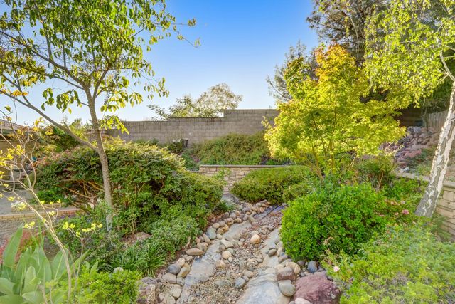 2952 Royce Dr, Rescue, CA 95672