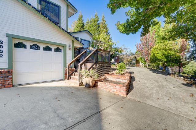 2952 Royce Dr, Rescue, CA 95672