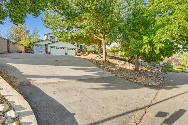 2952 Royce Dr, Rescue, CA 95672