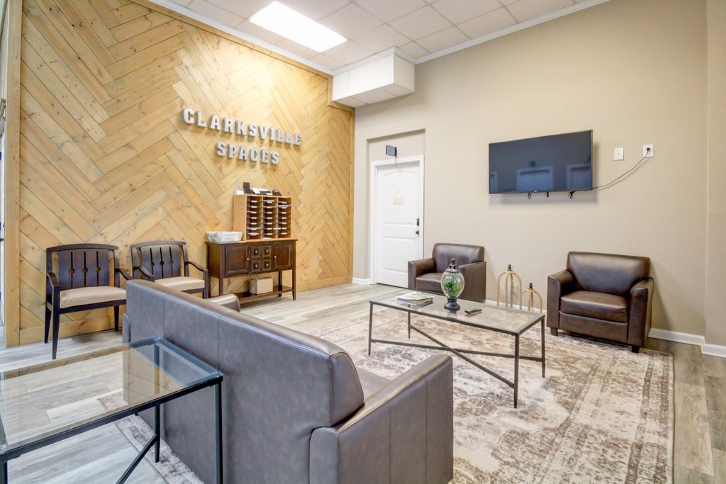 1017 S Riverside Dr Suite 221, Clarksville, TN 37040