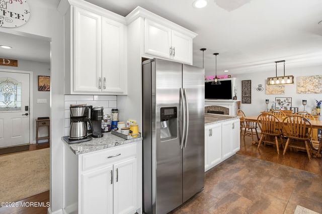 25 Laurelton Avenue, Jackson, NJ 08527