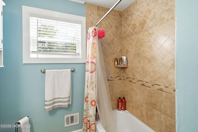 25 Laurelton Avenue, Jackson, NJ 08527