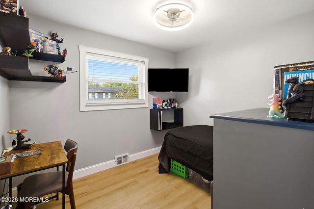 25 Laurelton Avenue, Jackson, NJ 08527
