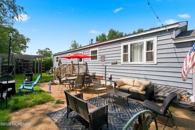 25 Laurelton Avenue, Jackson, NJ 08527