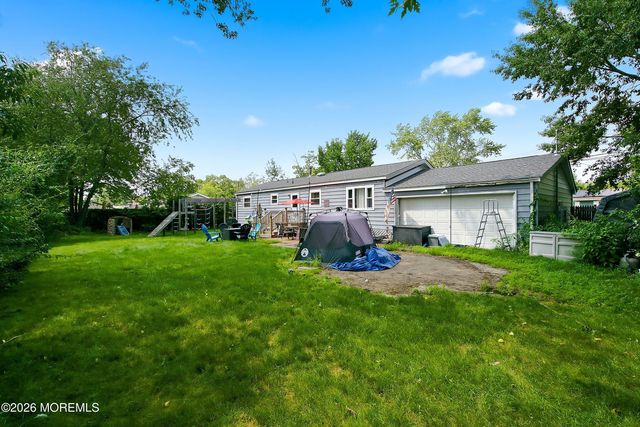 25 Laurelton Avenue, Jackson, NJ 08527