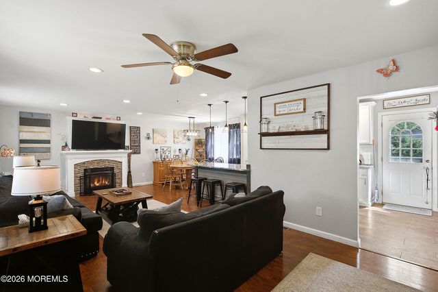 25 Laurelton Avenue, Jackson, NJ 08527
