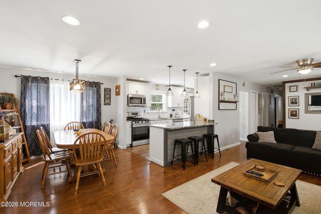 25 Laurelton Avenue, Jackson, NJ 08527