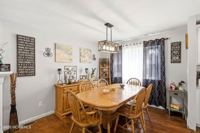 25 Laurelton Avenue, Jackson, NJ 08527