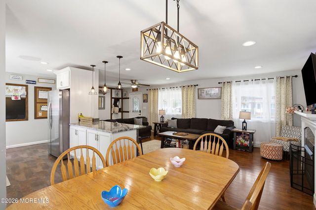 25 Laurelton Avenue, Jackson, NJ 08527
