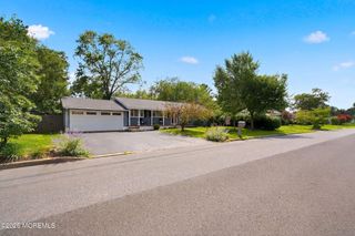 25 Laurelton Avenue, Jackson, NJ 08527