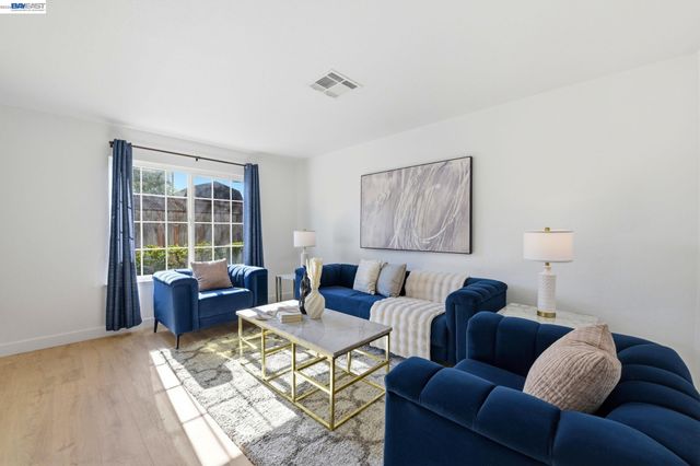 4336 Planet Cir, Union City, CA 94587