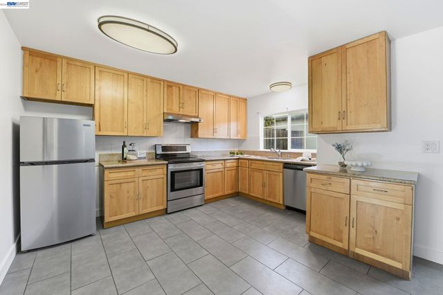 4336 Planet Cir, Union City, CA 94587