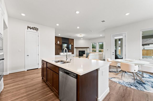 21 Cassena Grove Drive, Tomball, TX 77375