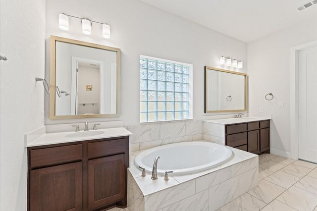 21 Cassena Grove Drive, Tomball, TX 77375