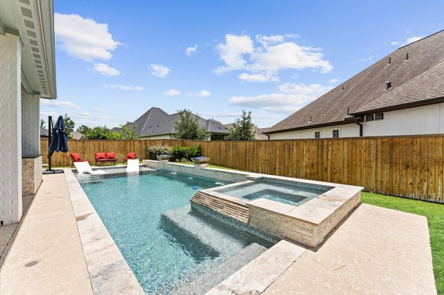 21 Cassena Grove Drive, Tomball, TX 77375