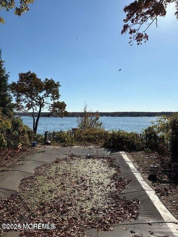 130 Camp Meeting Avenue, Island Heights, NJ 08732