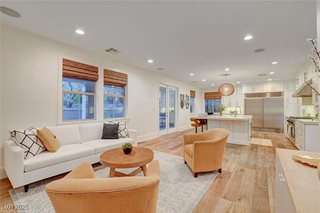 10410 Ashlar Point Way, Las Vegas, NV 89135