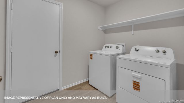 242 SURREY OAKS, Maxwell, TX 78656