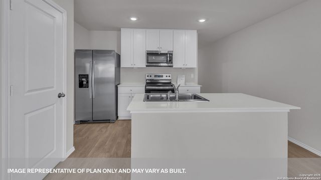 242 SURREY OAKS, Maxwell, TX 78656