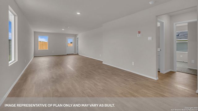 242 SURREY OAKS, Maxwell, TX 78656