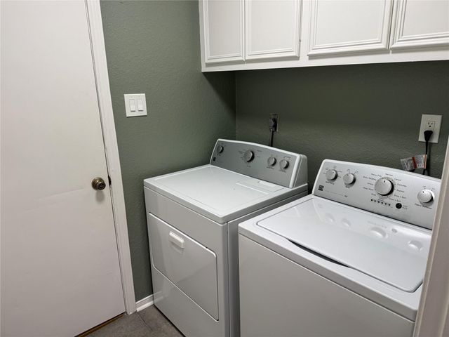 212 Live Oak Lane, Friendswood, TX 77546