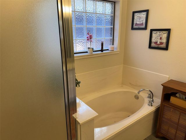 212 Live Oak Lane, Friendswood, TX 77546