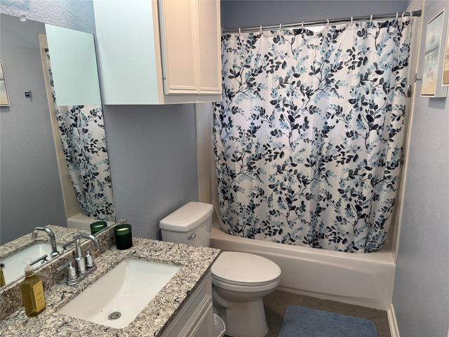 212 Live Oak Lane, Friendswood, TX 77546