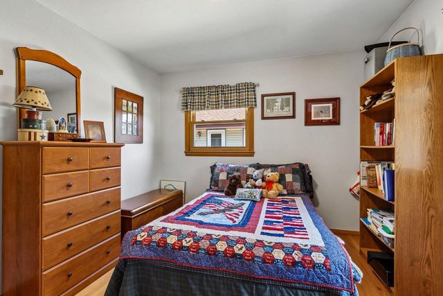 5619 S Illinois AVENUE, Cudahy, WI 53110