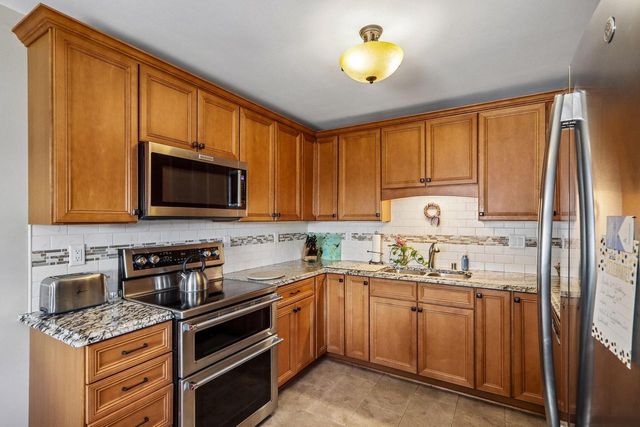 5619 S Illinois AVENUE, Cudahy, WI 53110