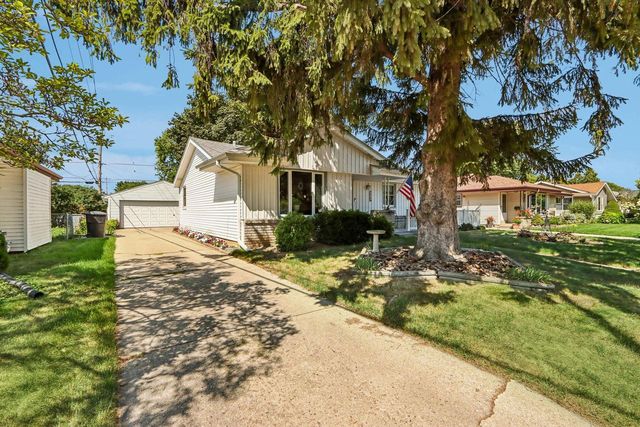 5619 S Illinois AVENUE, Cudahy, WI 53110