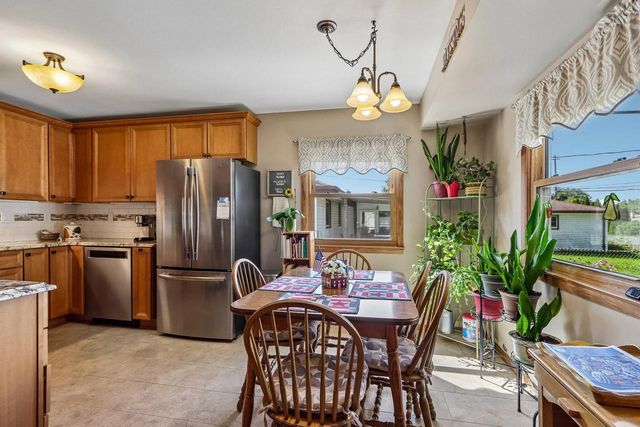 5619 S Illinois AVENUE, Cudahy, WI 53110